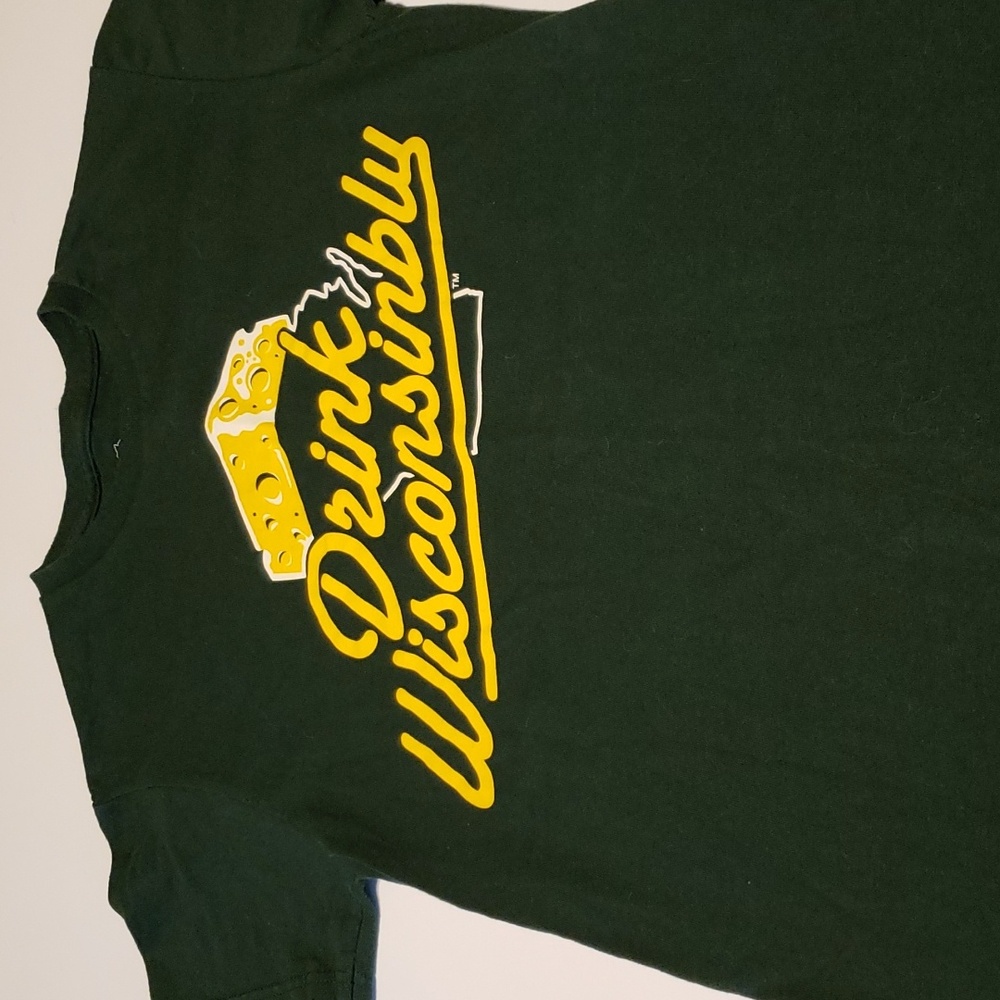 Drink Wisconsibly Cheesehead Tee Size Small